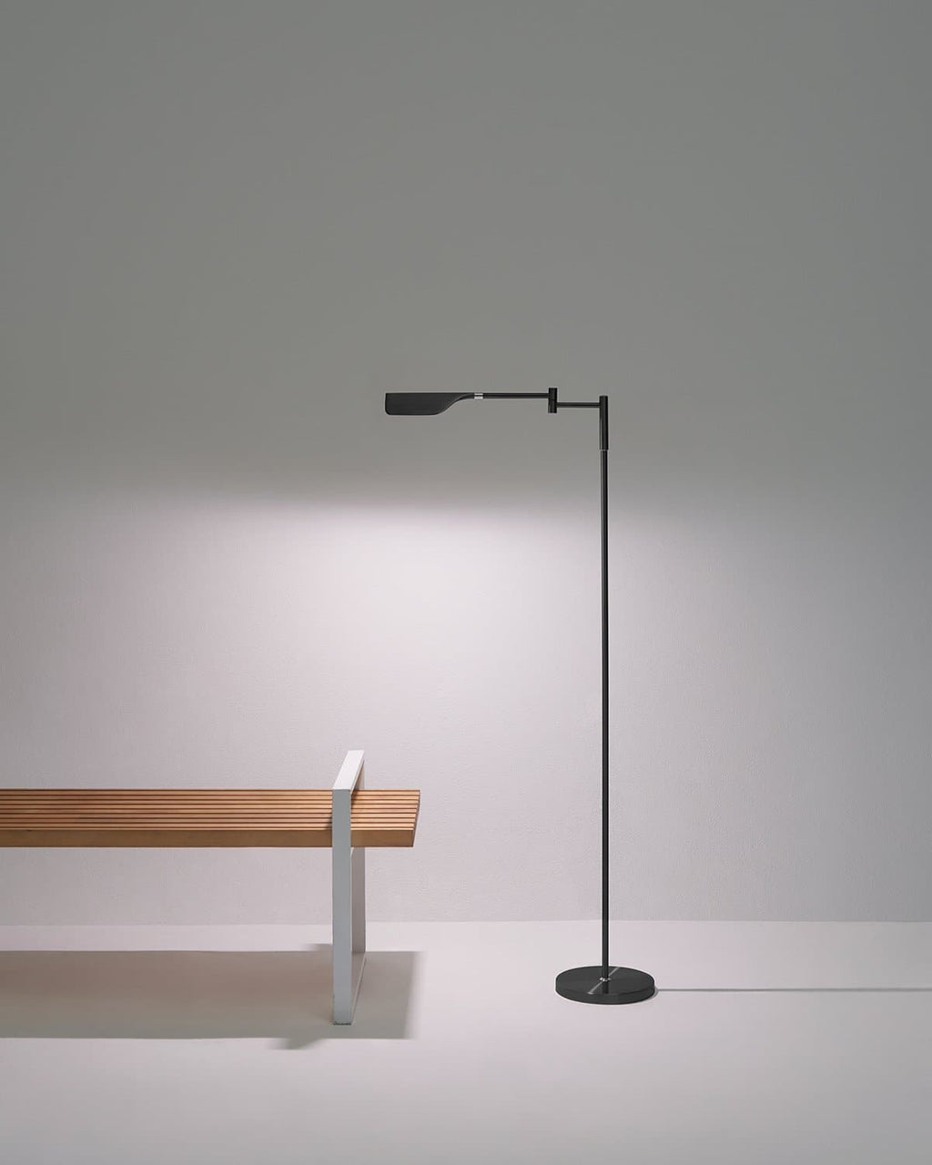 Leaf-Design Metal Floor Lamp – 3-Touch Dimmer LED, 135cm