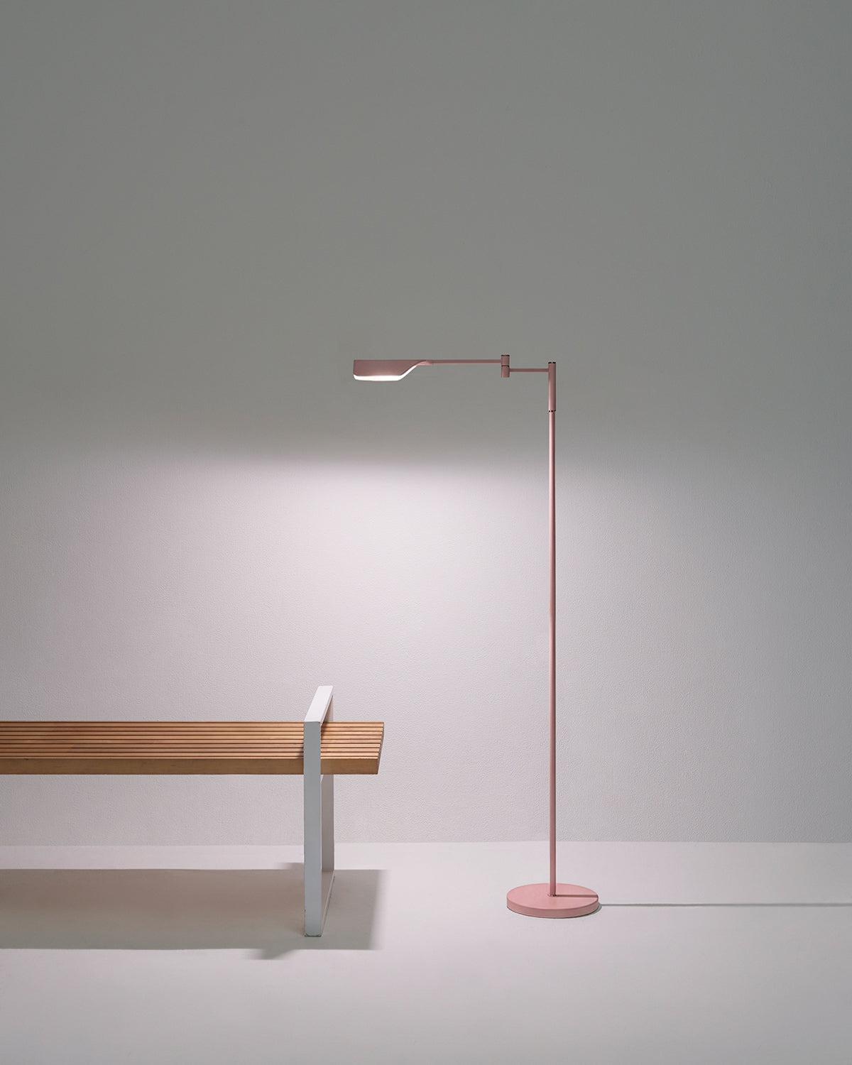 Leaf-Design Metal Floor Lamp – 3-Touch Dimmer LED, 135cm